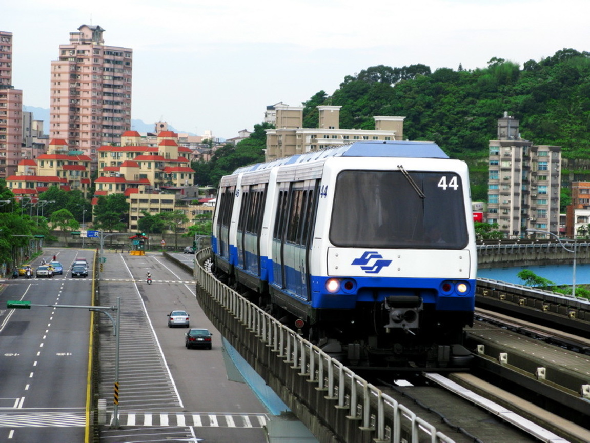 穿梭城市林間02