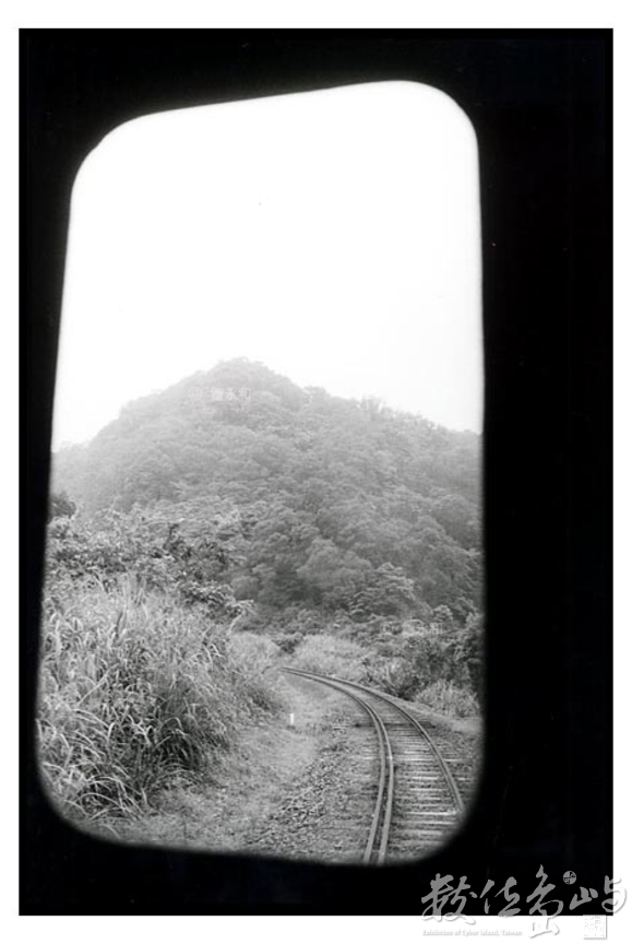 窗外的山景