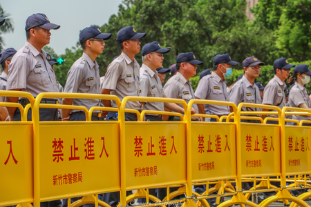 警察你，辛苦了