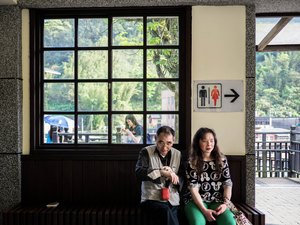 時間的凝視與被遺忘的小冊紙