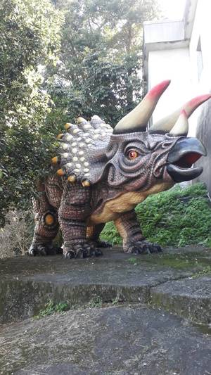 恐龍雕像