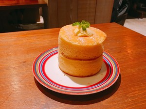 UZNA OMOM 杏桃鬆餅屋