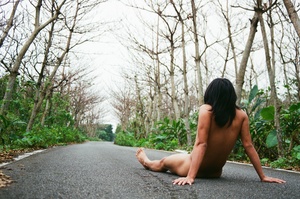 裸著，思緒也裸了