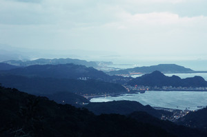 早晨憂鬱的海平面