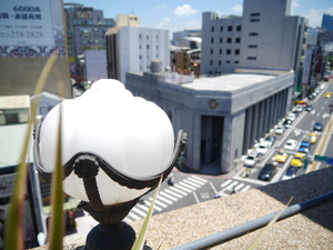 由林百貨向土地銀行遠眺