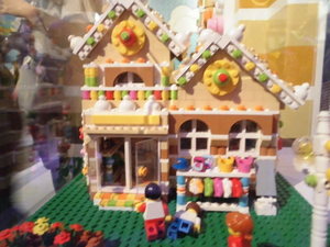 用鏡頭看世界-樂高的薑餅屋