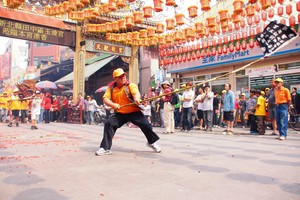 彰化縣鹿港鎮-霸氣黑令旗