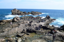 奇岩林立的海邊