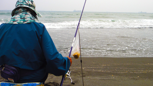 海島人─產業與人文,孤獨海釣人