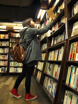 選一本書，挑一知己