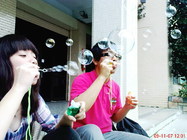 放學後，吹泡泡