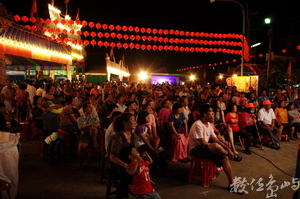 2012六房媽過爐_戲棚下