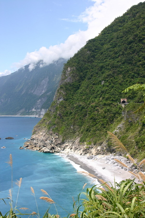 花蓮縣秀林鄉－穿越蘇花 湛藍海