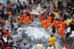 宜蘭縣壯圍鄉-永鎮廟過火03