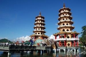 高雄市左營區－龍虎塔