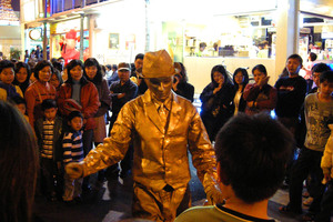 高雄市鹽埕區-愛河街頭藝人表演