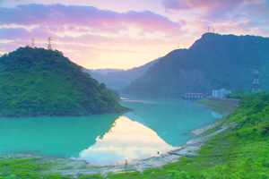 明潭水庫之晨