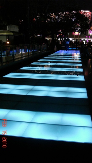 高雄市-黑白相交