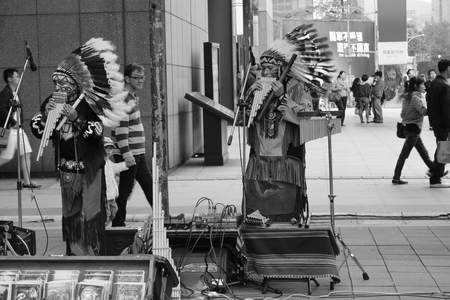 努力工作的每個人