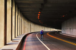 新北市瑞芳鎮-明隧道單騎