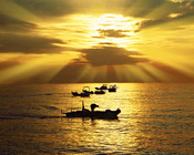 屏東縣枋山 鄉枋山村 夕陽中的漁港