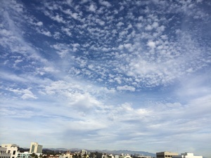 停車場樓頂的天空