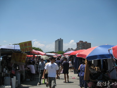 福和橋下跳蚤市場