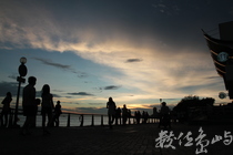 日落過後的人們