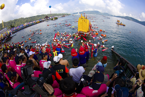 2012媽祖泳渡日月潭