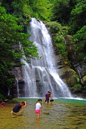 小半天德興瀑布