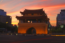 東城門曙光