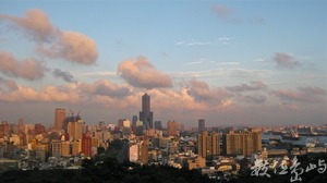 高雄八五。之四。 繁榮更迭。