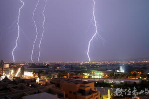 04_城郊的自然光跡