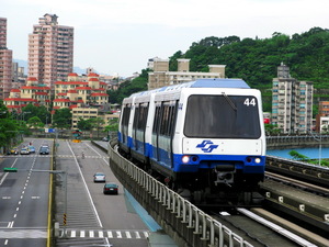 穿梭城市林間02