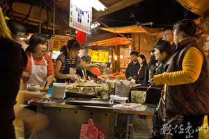 夜市之「蚵仔麵線這邊用」