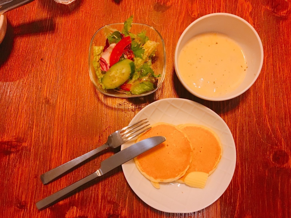 UZNA OMOM 杏桃鬆餅屋