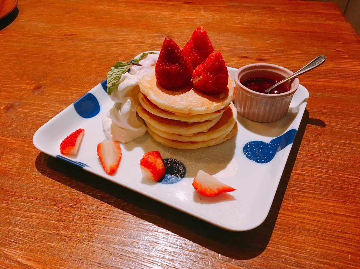 UZNA OMOM 杏桃鬆餅屋