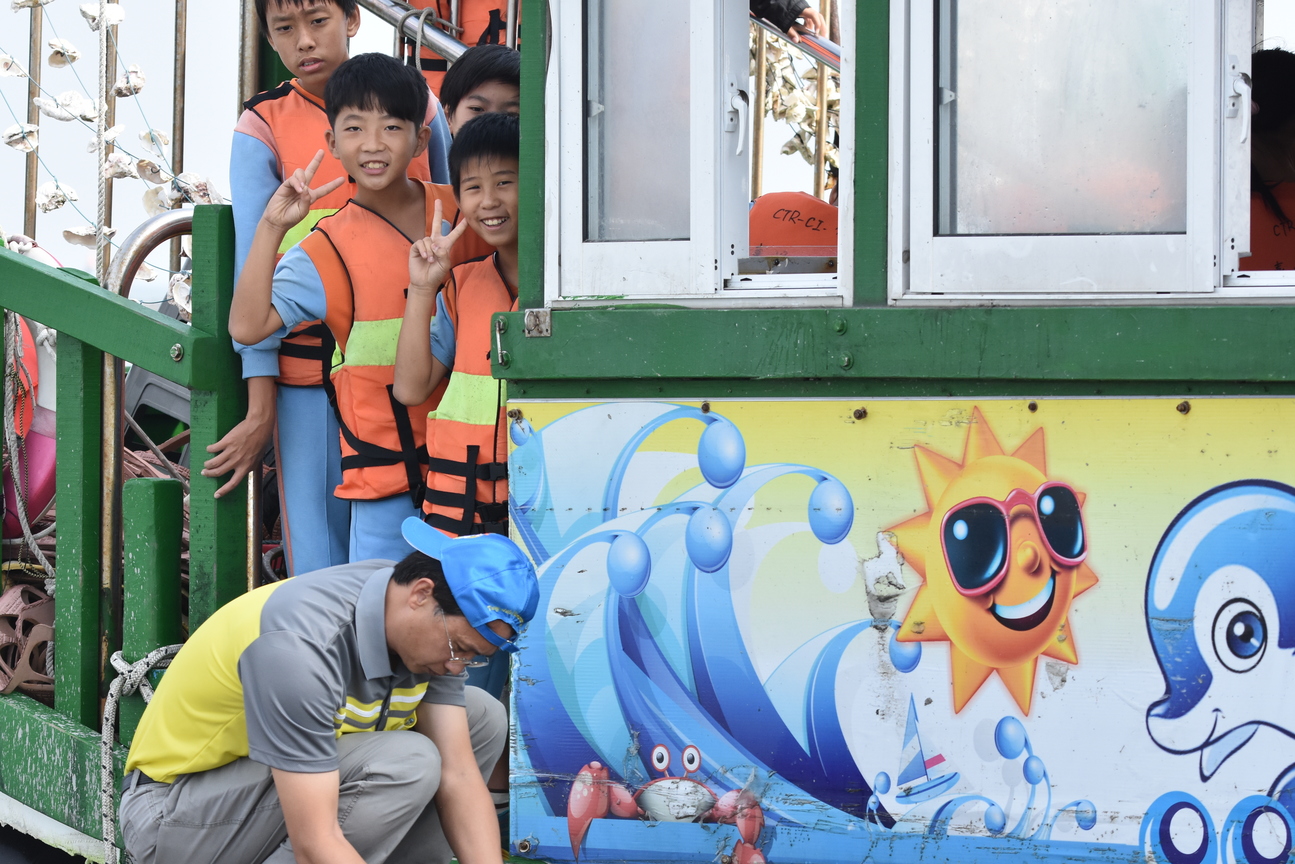 東石國小：六年甲班：吳紹文