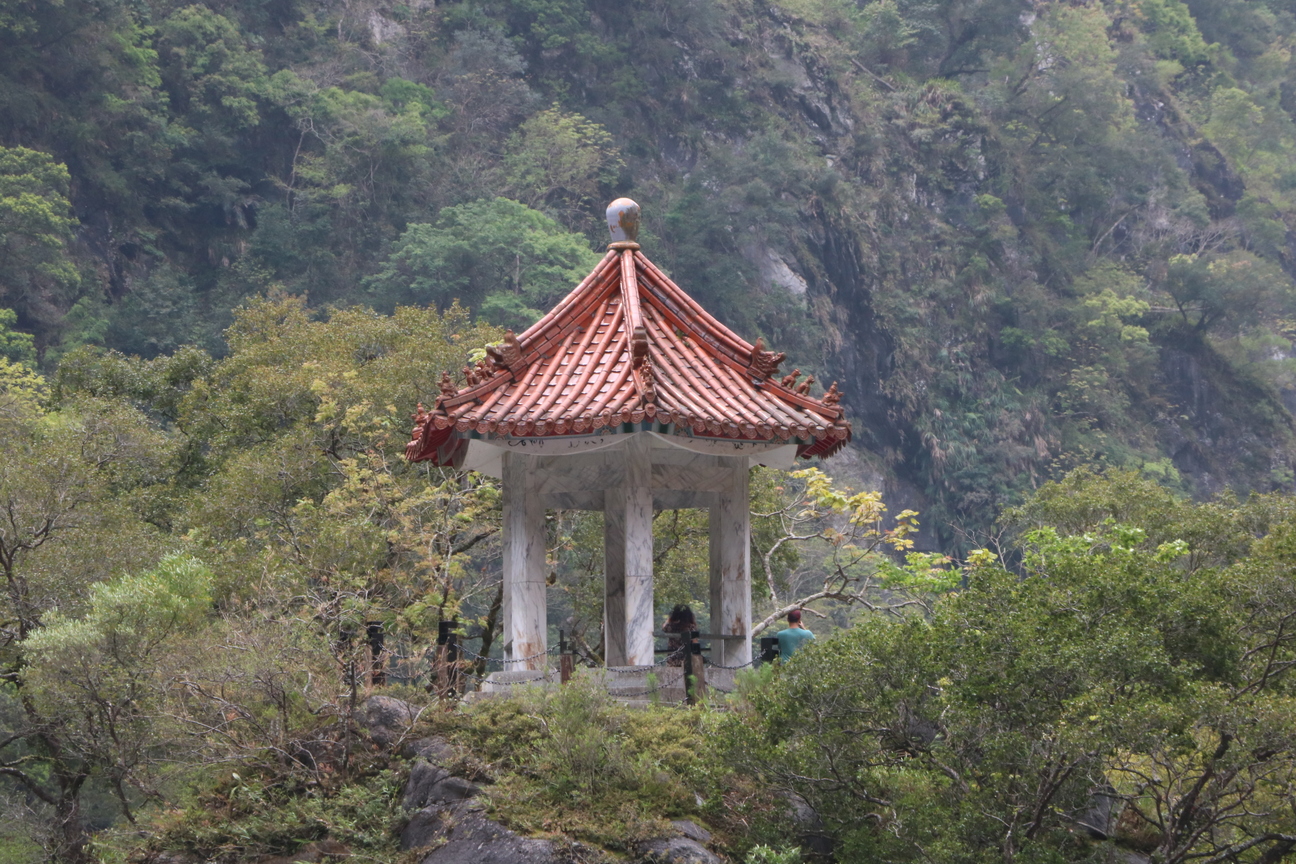 古今多少事 都付笑談中