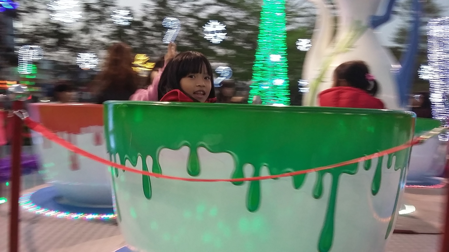 日安，台中市政府耶誕YA