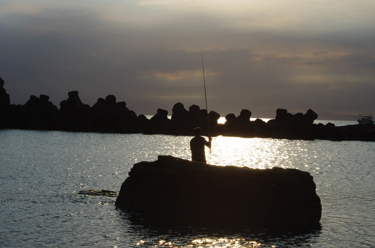 鼻頭角-釣魚人