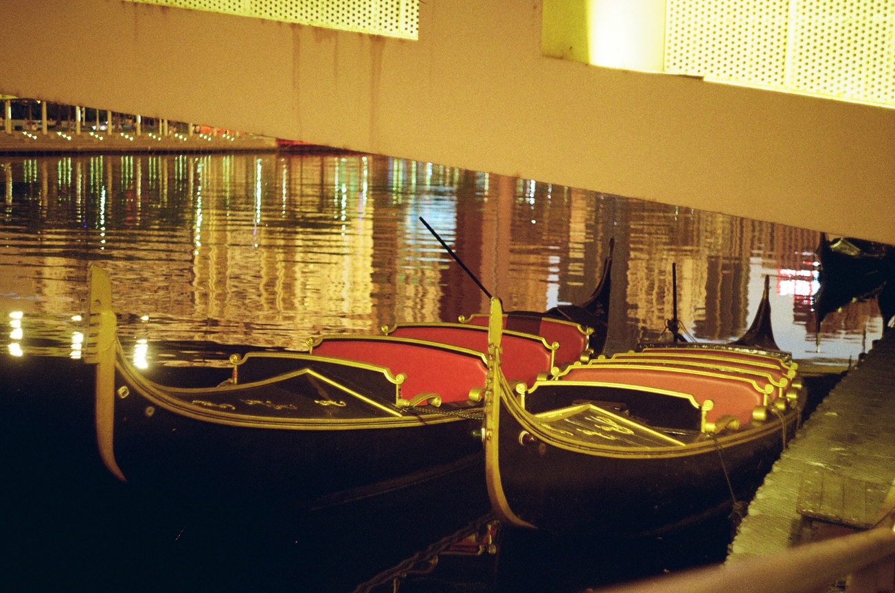 搖曳搖曳金色長流