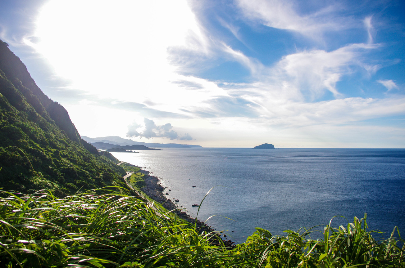 山巒與海