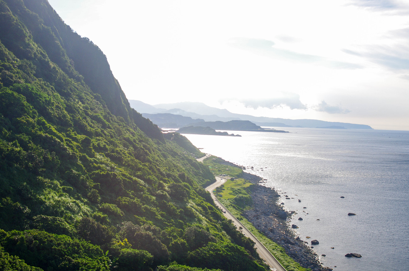 山巒與海