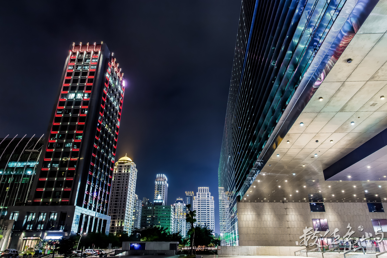 【臺中市政府前廣場】