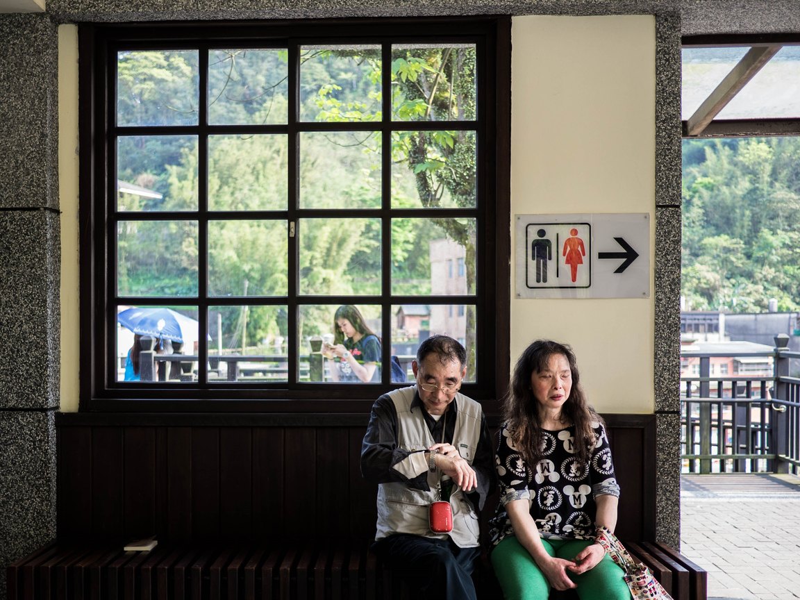 時間的凝視與被遺忘的小冊紙