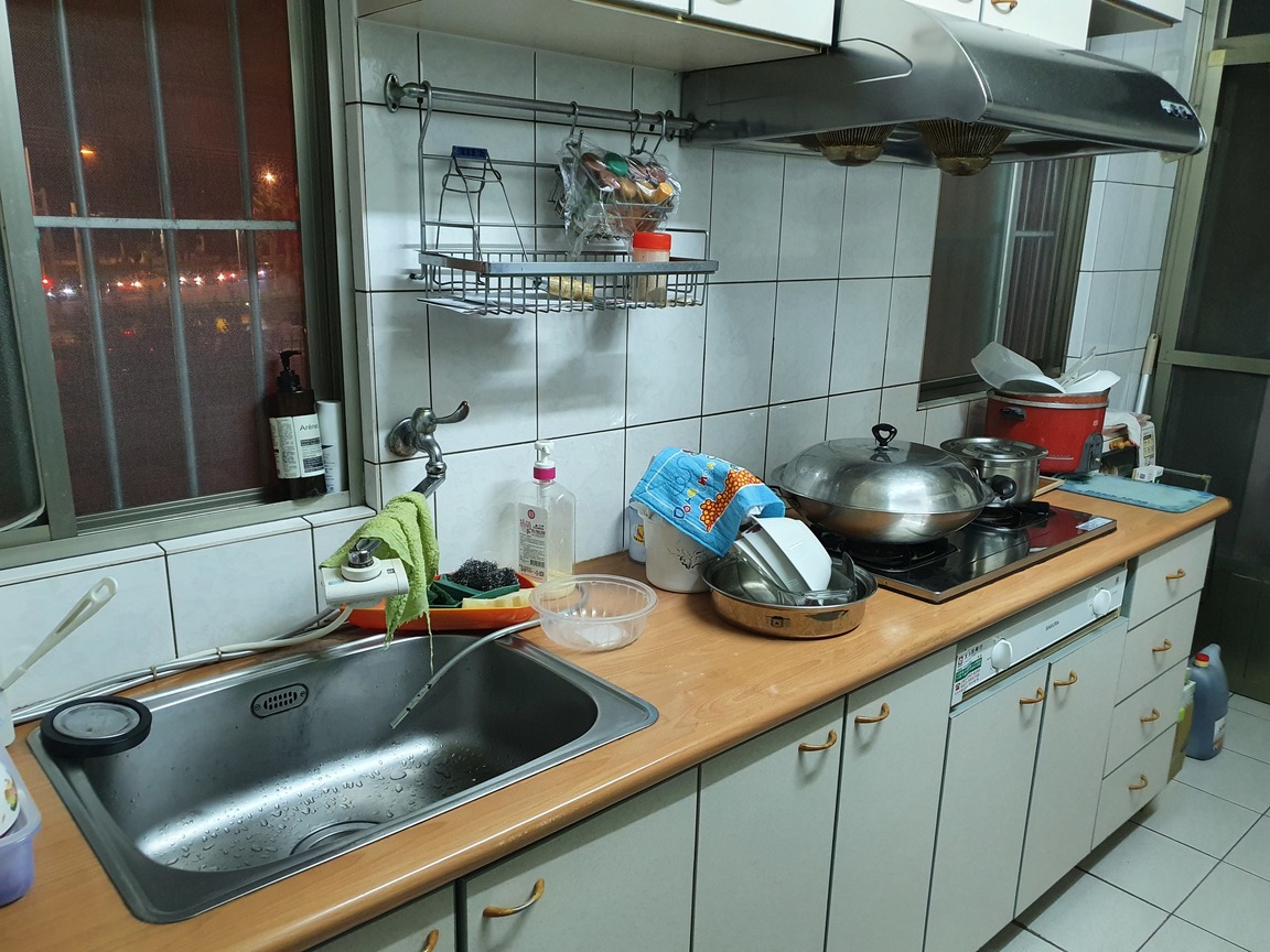 20201027_225116.jpg廚房