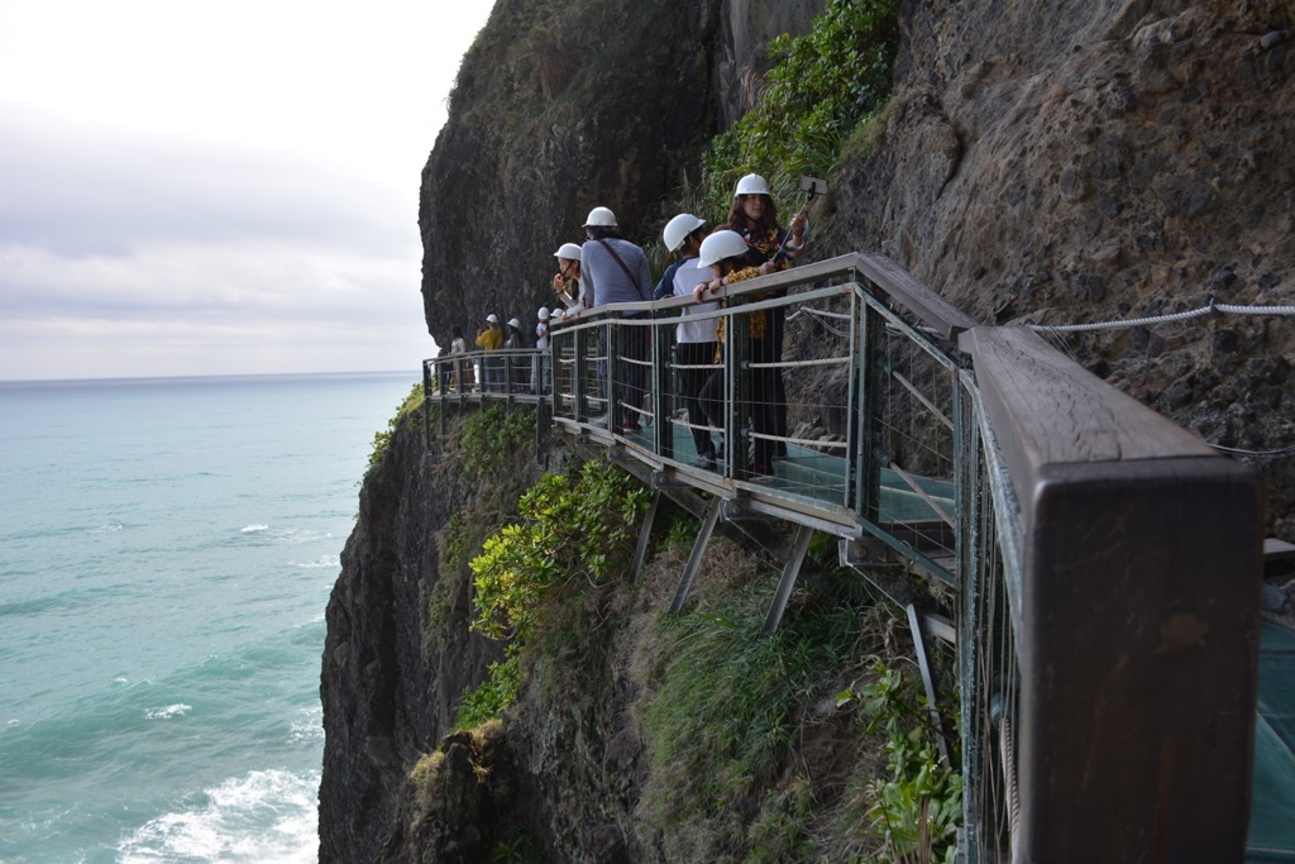 有著悲傷故事的親不知子天空步道