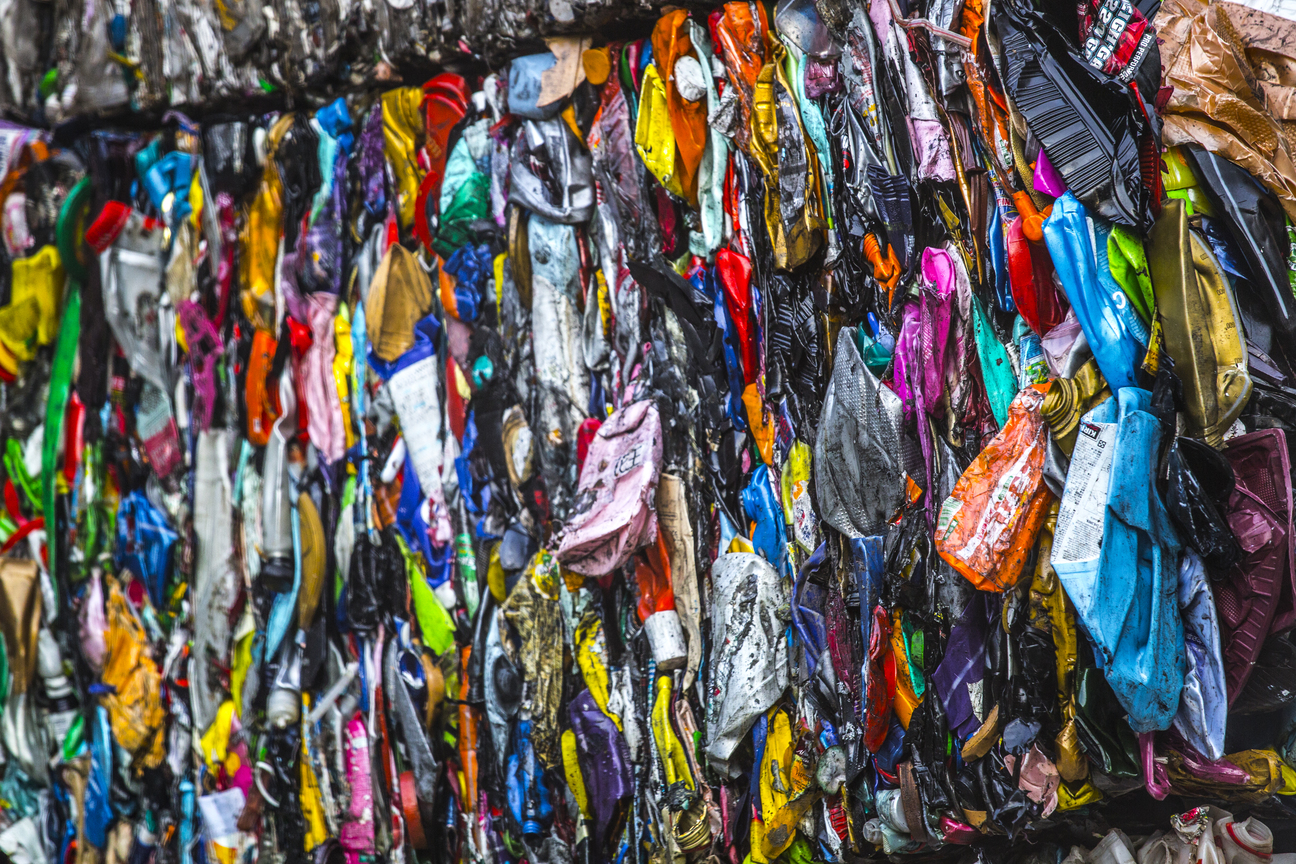 廢棄物的灰色繽紛