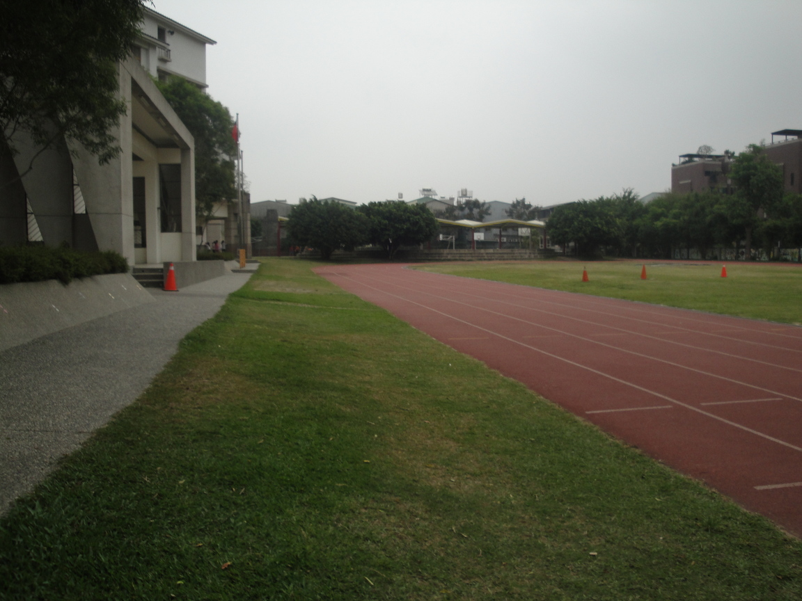 仁美國小-操場